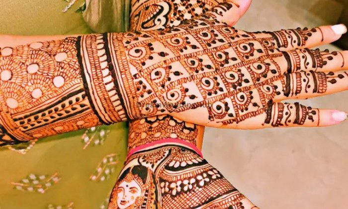 Pooja ladies mehndi designer